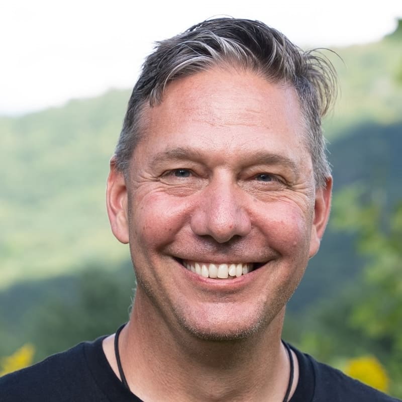 Tom Bucsku